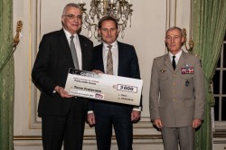 2015-02-04_Remise_de_cheque_a_Terre_Fraternite-13_direction_surete_SNCF