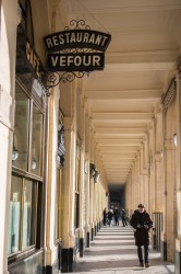 Opération Oméga au Grand Véfour