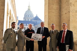 Remise de chèque des pompiers-volontaires du 13ème RG