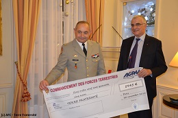 Remise de don du Commandement des forces terrestres (30 novembre 2015)