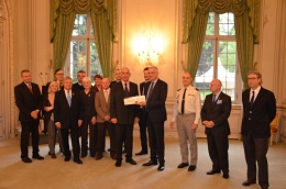 Remise de chèque du concert du Gouverneur militaire de Paris (31 mai 2016)