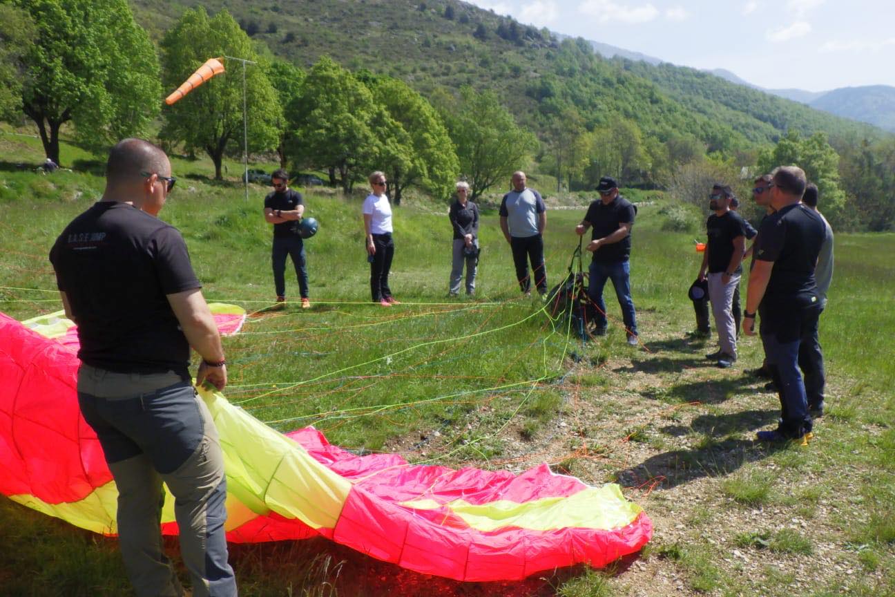 Stage d’initiation au parapente financé par Terre Fraternité (mai 2022)